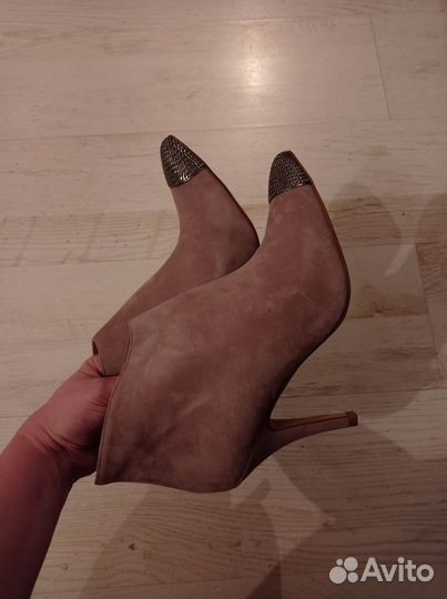 Редкие Ботильоны Zara металлический нысок, замша