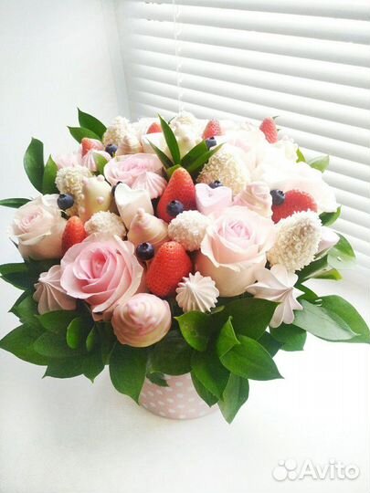 Клубничный букет