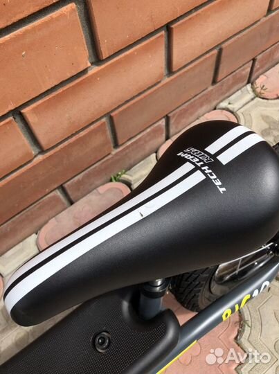 Продам беговел