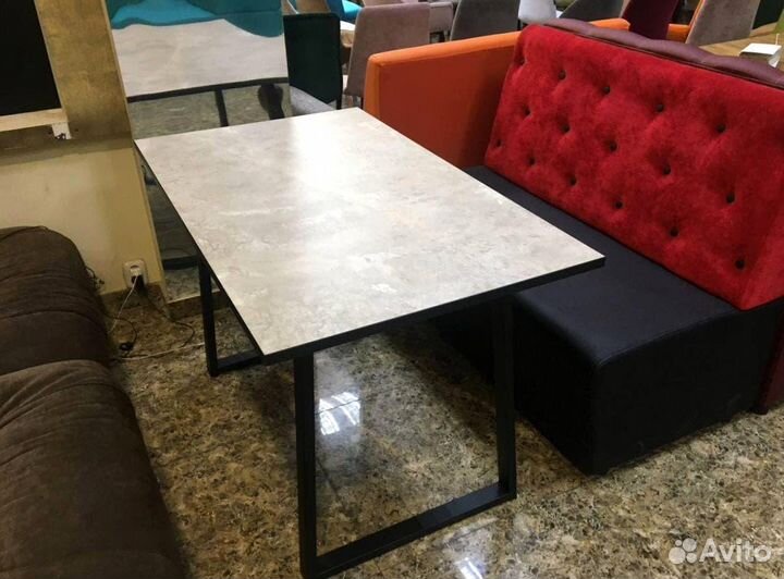 Столы и стулья для кафе и баров