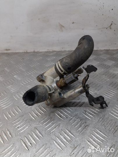 Фланец (тройник) системы охлаждения Ford Focus