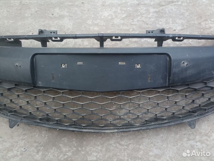 Решетка переднего бампера mazda 2 07-15гг