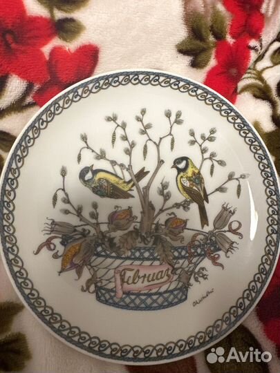 Настенная тарелка