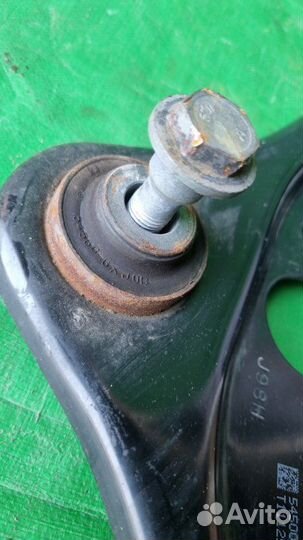 Рычаг передний правый Nissan Note SNE13