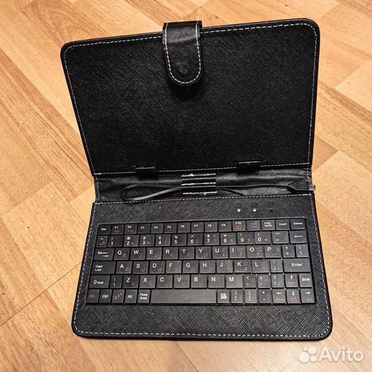 Чехол с клавиатурой на планшет 7