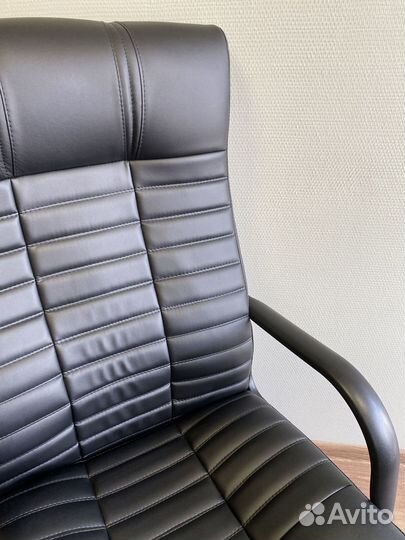 Кресло для офиса новое