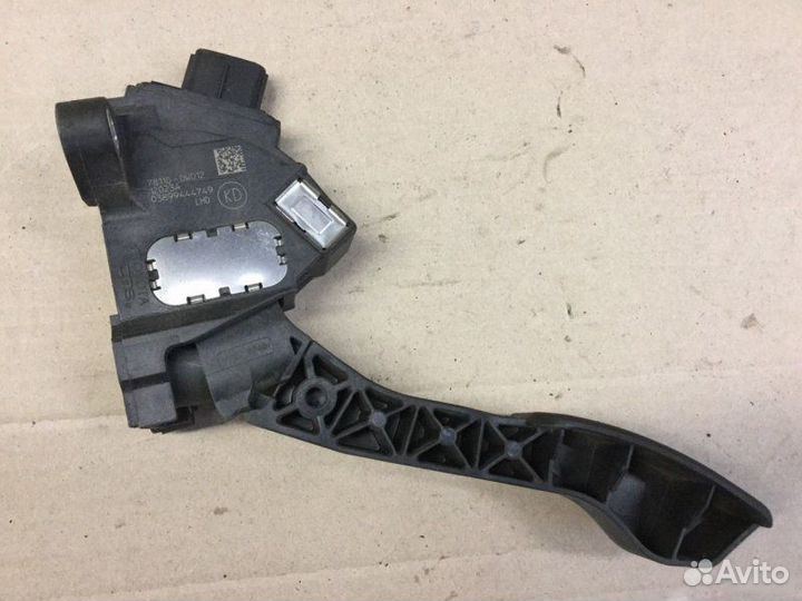 Педаль газа Toyota Rav 4 2006-2013