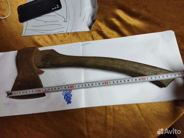 Топор с клеймом