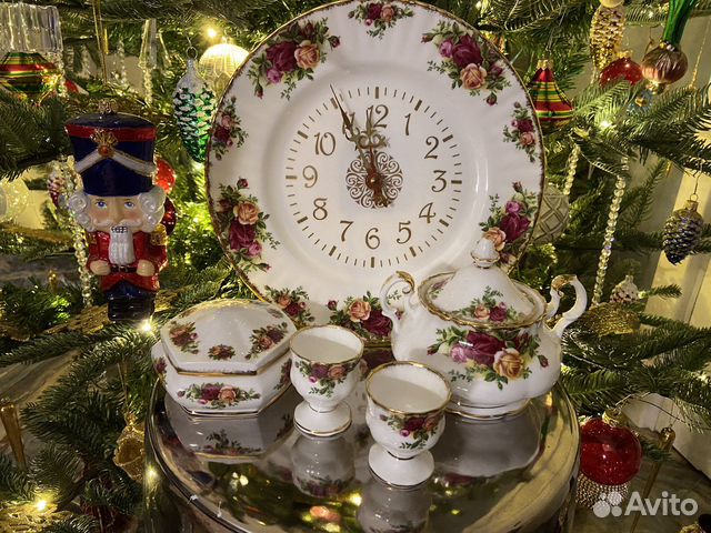 Сахарница, часы, подставка для яиц.Royal Albert