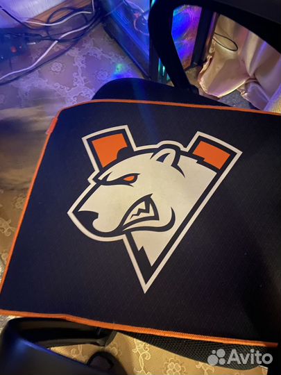 Продам игровой коврик VirtusPro