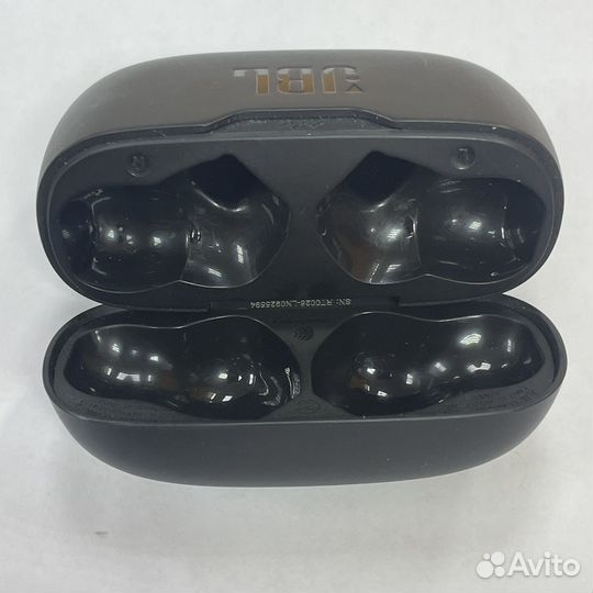 Беспроводные наушники JBL Wave Beam