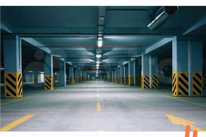 Машиноместо, > 30 м²