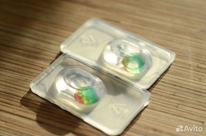 Зеленые цветные контактные линзы