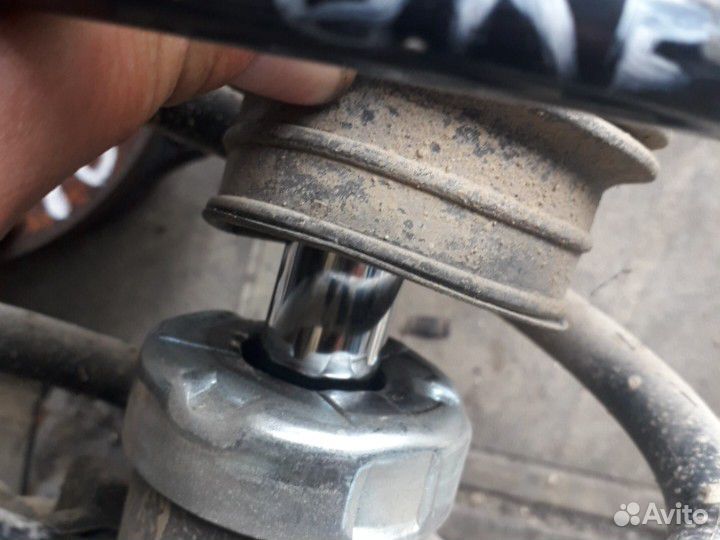 Стойка передняя правая Kia Sorento 2