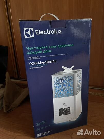 Увлажнитель воздуха Electrolux EHU-3810D, черный