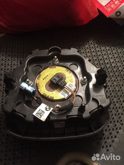 Рулевая подушка на е70 е71 оригинал без дефектов