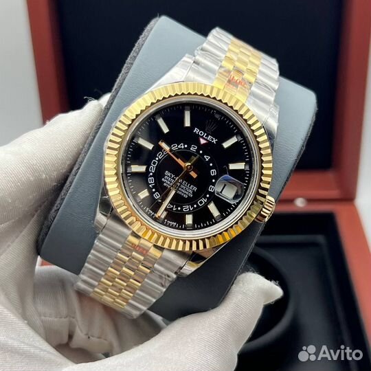 Rolex Sky Dweller gold часы