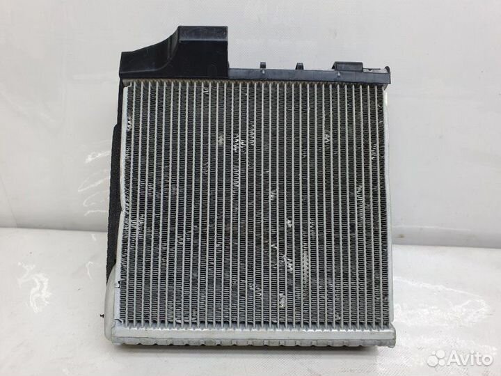 Радиатор кондиционера (конденсер) Volkswagen Golf