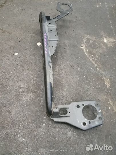 Балка поперечная передняя Audi A4 Avant B7 BGB