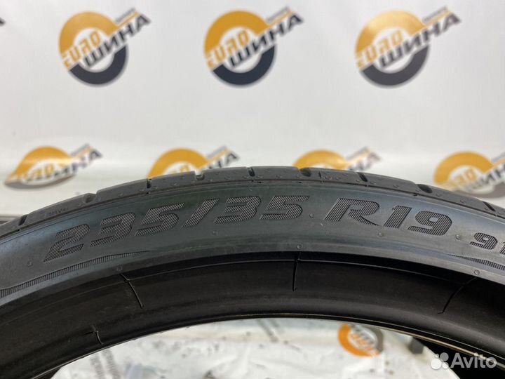 Pirelli P Zero PZ4 235/35 R19 90T