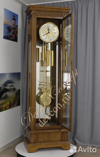 Механические напольные часы с маятником