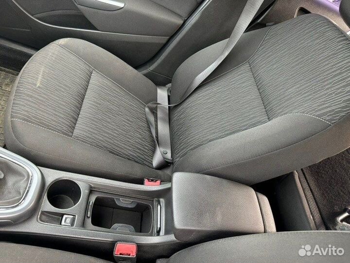 Сиденье Opel Astra J седан 1.6 A16XER