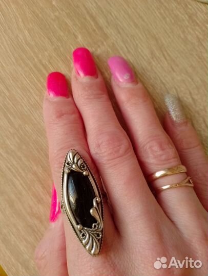 Серебряное кольцо с камнем