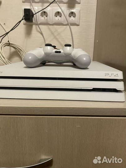 Sony playstation 4 pro 1tb 500 игр(подписка ps+)