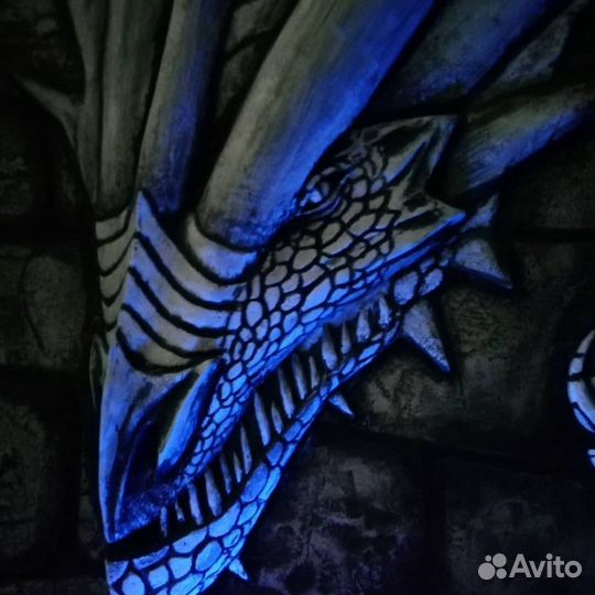 Барельеф Дракон и девушка