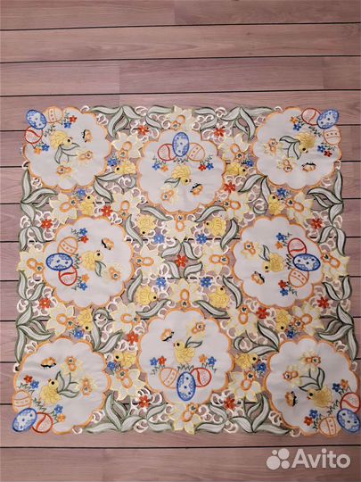 Винтажная скатерть пасхальная чайная с вышивкой