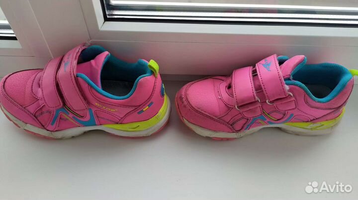 Кроссовки для девочки