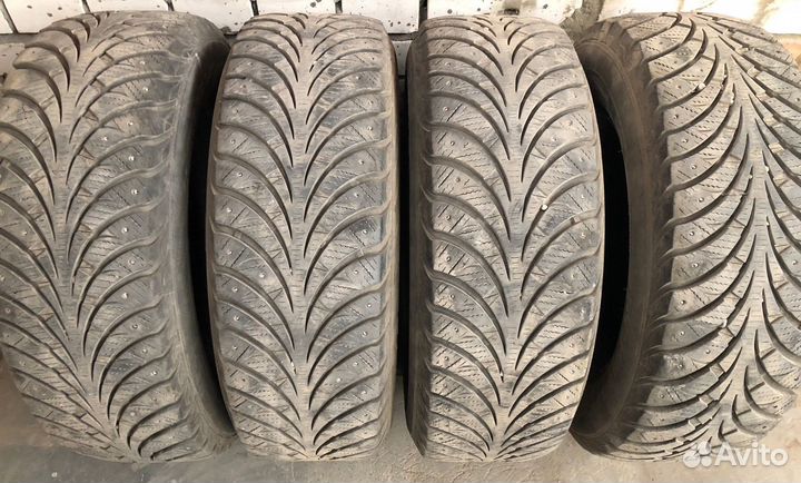 Sava Eskimo Stud 205/65 R15
