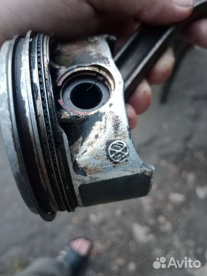 Поршень с шатуном Polo Rapid Octavia A7 1.6