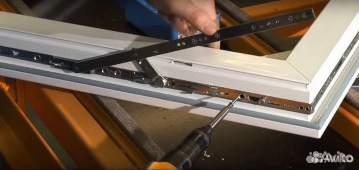 Фурнитура для окон, замена и установка мастером