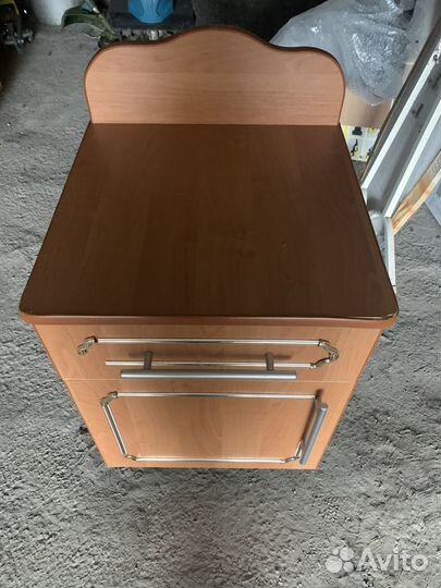 Тумба прикроватная