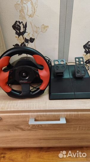 Игровой руль logitech