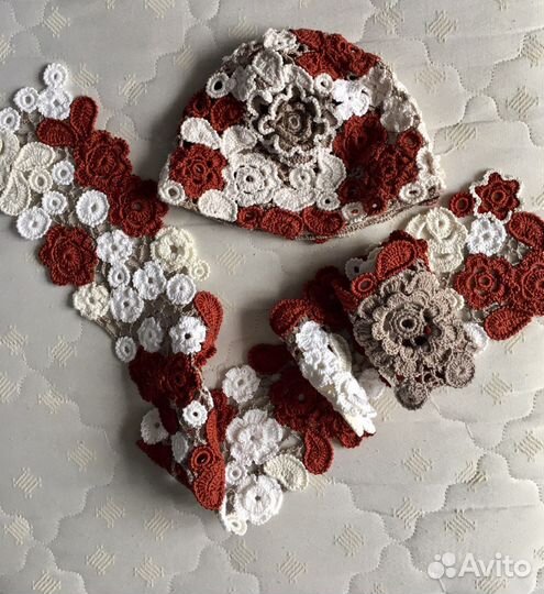 Женские шапка и шарф