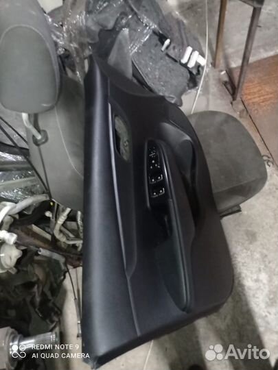 Обшивка двери передняя левая Kia Rio 4 2018