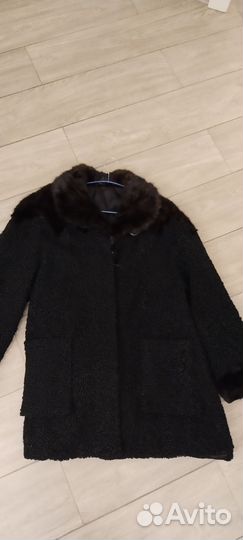 Шуба каракулевая