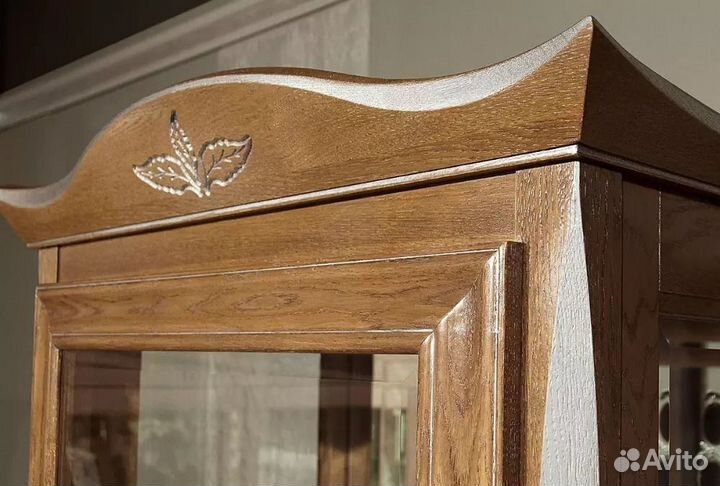 Шкаф с витриной 