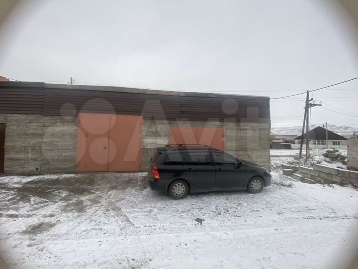 Гараж, > 30 м²