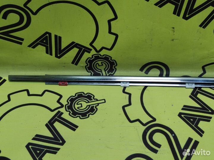 Молдинг стекла (на дверь) передний правый Lexus