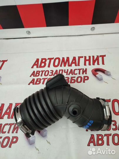 Патрубок воздушного фильтра Киа Церато 4 BD 18-22г