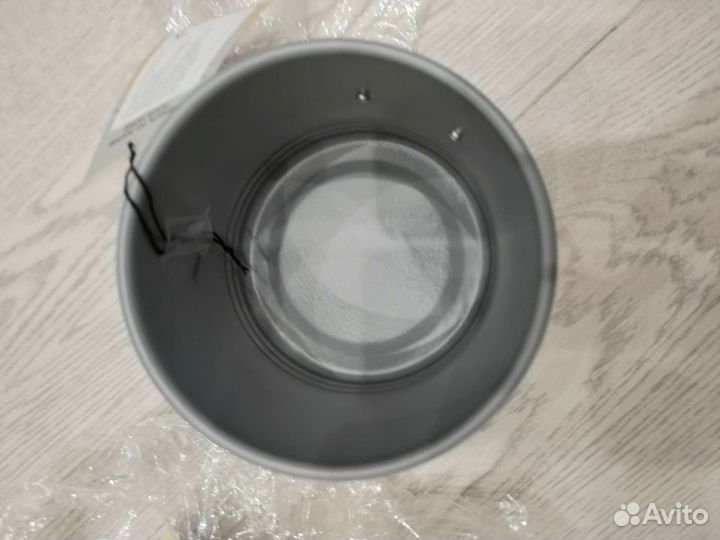 Кашпо для цветов и баночки для кухонных принадлеж