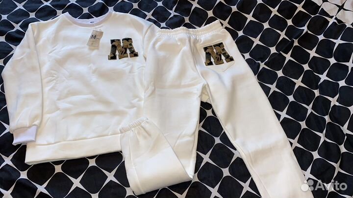 Спортивный костюм женский