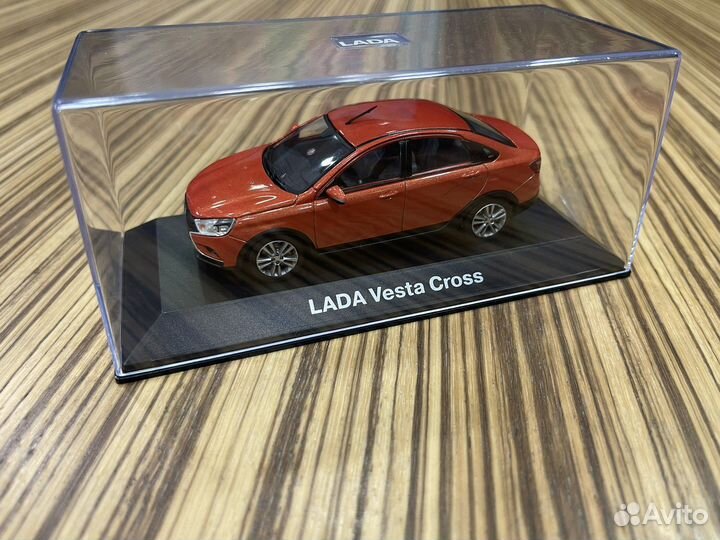 Коллекционная модель LADA Vesta Cross