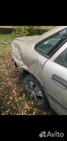 Opel Vectra 2.0 МТ, 1991, битый, 220 000 км