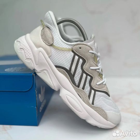 Кроссовки Adidas ozweego