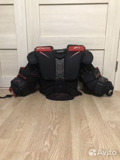 Вратарский нагрудник CCM extreme flex E 1.9