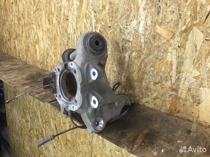 Цапфа задняя правая Bmw X5 E70 универсал 4.8 2008